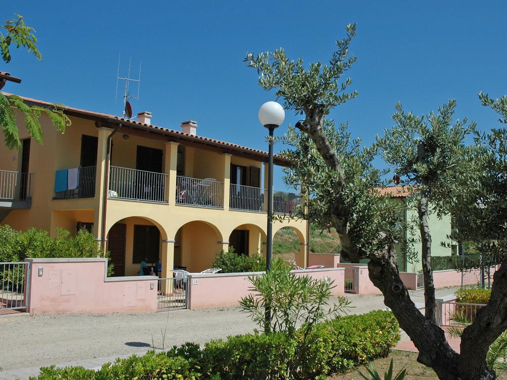 Baia Fiorita Apartment Porto Azzurro Exterior photo